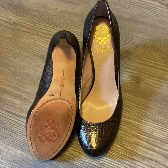 Vince Camuto Zelle Bronze Reptile Embossed Leather Platform Pumps - Picture 6 of 6